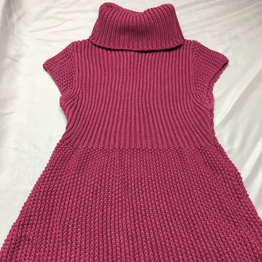 Moda International cap sleeve tunic sweater.